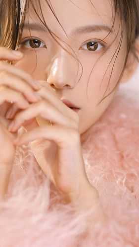 精选小说被捕入狱后，未婚夫带着新科技参加审判
