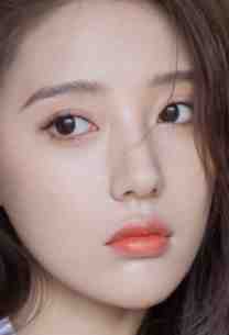 活成前任白月光后，她桃花朵朵开全集