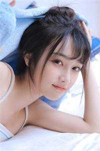 开局举报卖国父亲，女配她下乡躺赢了