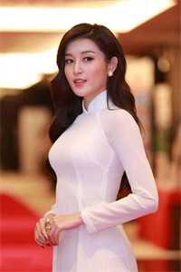 女配觉醒：她成了第一女首富全集小说推荐