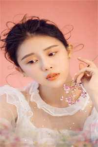 在港综世界和顶级美女谈恋爱短篇小说