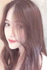 畅销小说推荐穿成炮灰后，我被反派夫人拉黑了