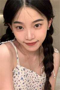 穿成炮灰后，我被反派夫人拉黑了畅销巨作