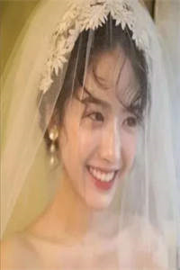 畅销书目真相曝光后，清冷校花跪求我原谅