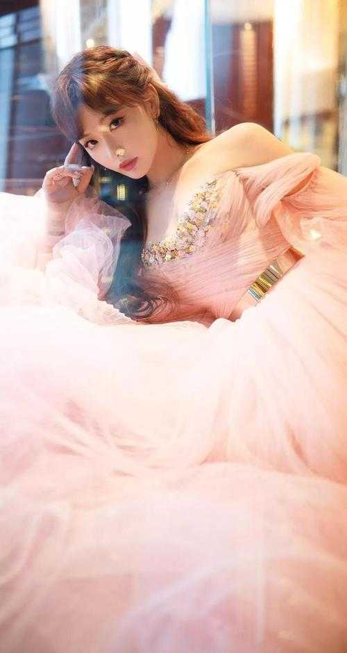 短篇小说阅读娇娇夫人撩人心魂，冷傲少帅拿命宠