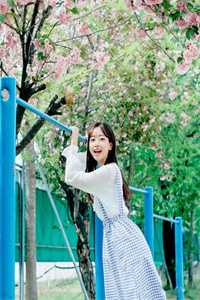全校公敌！和美女老师谈恋爱精品选集