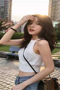 转行卖烧烤后，他桃花不断畅读精品小说