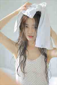 强吻女帝后，他在宗门吃软饭