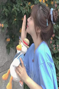 完整篇章末世前疯狂捞物资，女神们都看我脸色过活