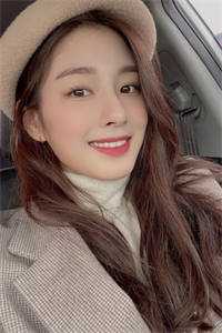 畅读精品小说奶狗总裁总求爱？姐只想在职场厮杀