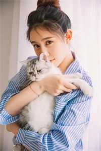 穿书后，专心搞事业的我人设崩了