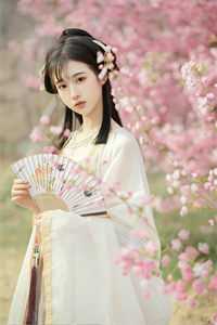 穿成霸总妻，我炮灰碾压女主角！
