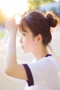 闪婚军区大佬后，她被宠成小娇妻