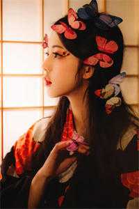 禀告首辅，夫人她又去给你物色美女了