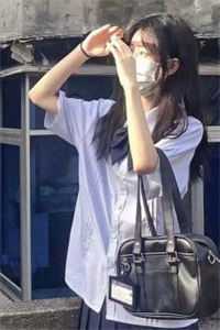 娱乐：俪颖助理搞点兼职很合理吧