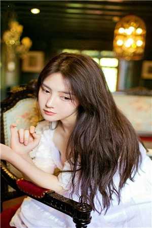 穿越高武世界，我成女帝最宠权臣精品全篇