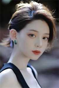 穿书女配被反派一家团宠了