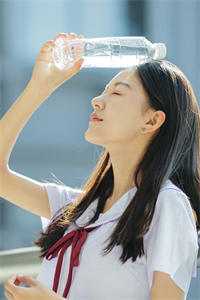 畅读精品小说诡异：灵瞳女，蛇灵夫