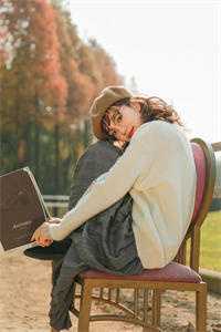热门作品东京热恋！学霸校草爱上病娇女
