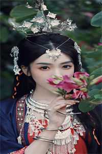 精品夫君独宠爱妾？我攻略婆婆来撑腰