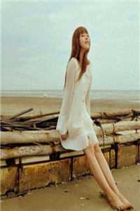 畅销巨著活成前任白月光后，她桃花朵朵开