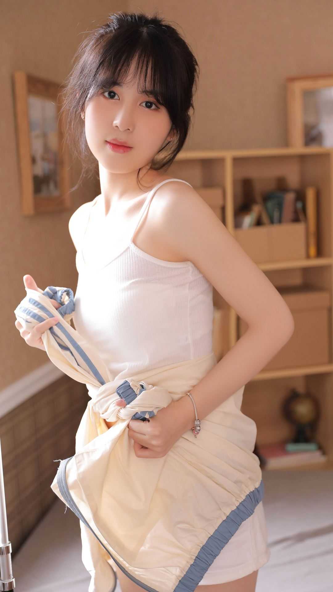 精选篇章被抢婚事，八零美人转身嫁大佬