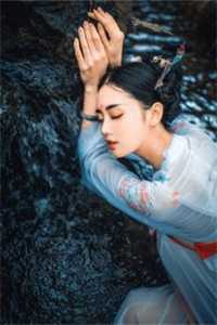 活成前任白月光后，她桃花朵朵开全集小说推荐