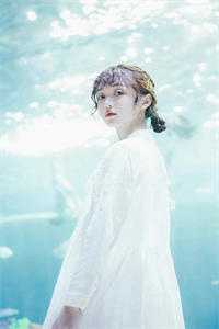 活成前任白月光后，她桃花朵朵开畅读全文
