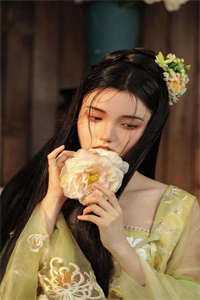 活成前任白月光后，她桃花朵朵开精品
