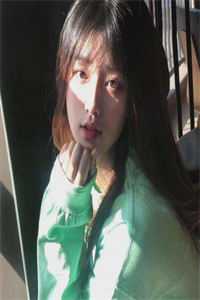 活成前任白月光后，她桃花朵朵开畅销小说