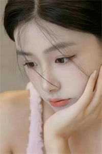 活成前任白月光后，她桃花朵朵开已完结