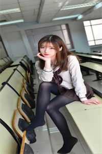 活成前任白月光后，她桃花朵朵开畅读佳作