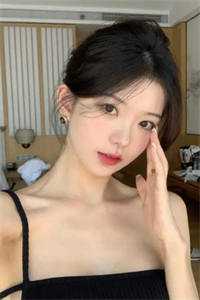 完整文集活成前任白月光后，她桃花朵朵开
