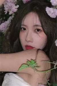 活成前任白月光后，她桃花朵朵开精品