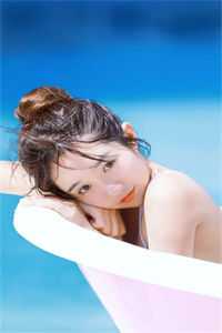 畅销书目改嫁后，我成了渣男他娘