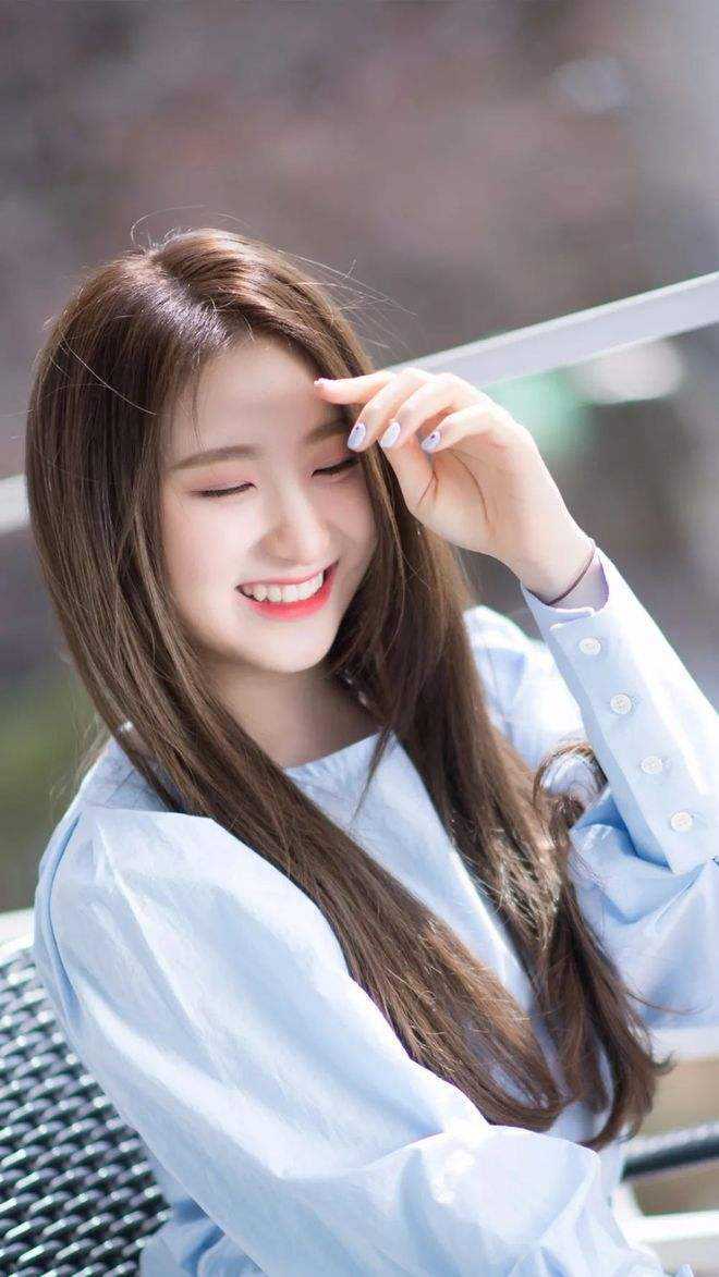 活成前任白月光后，她桃花朵朵开完整版