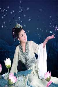 精品文带着女儿入宫后，她成了宫斗冠军