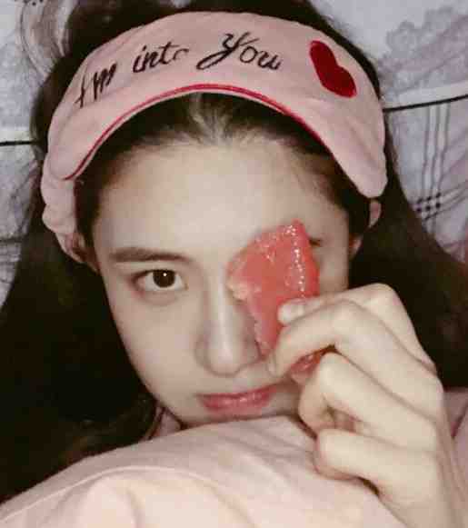 活成前任白月光后，她桃花朵朵开文章全文