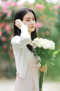 一首情歌表白女同桌，校花感动了