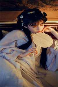 被调换的礼服甜甜香奈儿