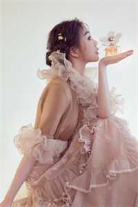 同期实习生有个水灵灵的超强性缘脑孟婷热门