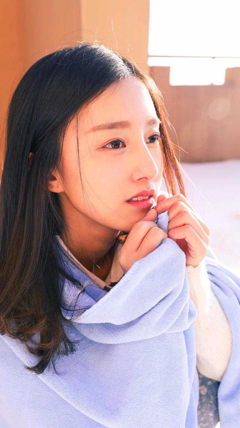 小说老公为了白月光，亲手把怀孕的我送给了糙汉(许嫣傅鸣)