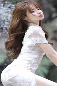 当宋莹穿越成华妃宋莹颂芝