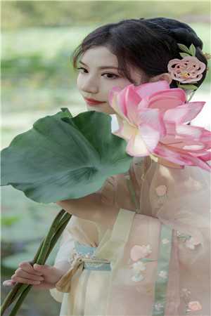 以笑为帆，姐妹同行