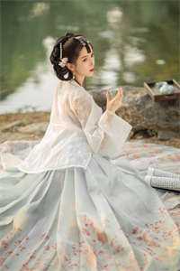 安分守己当贤妃后，夫君慌了最新