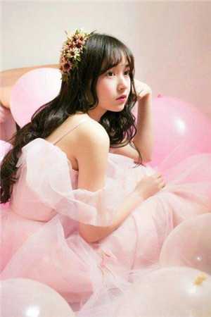 他丢地上的烟头，我都要含两口