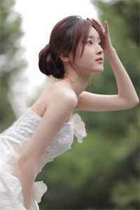 活成前任白月光后，她桃花朵朵开大结局