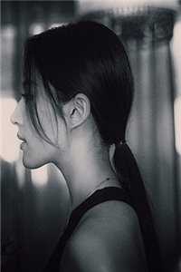 公司年会，实习生冒充集团千金抢我升职机会