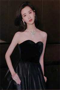 晚风知我意，微凉又薄情