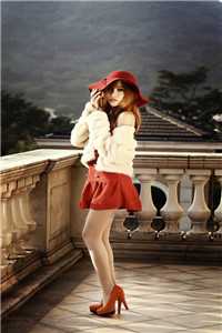 妈妈被哥哥的仇人砍杀时，他在哄庶妹过成人礼